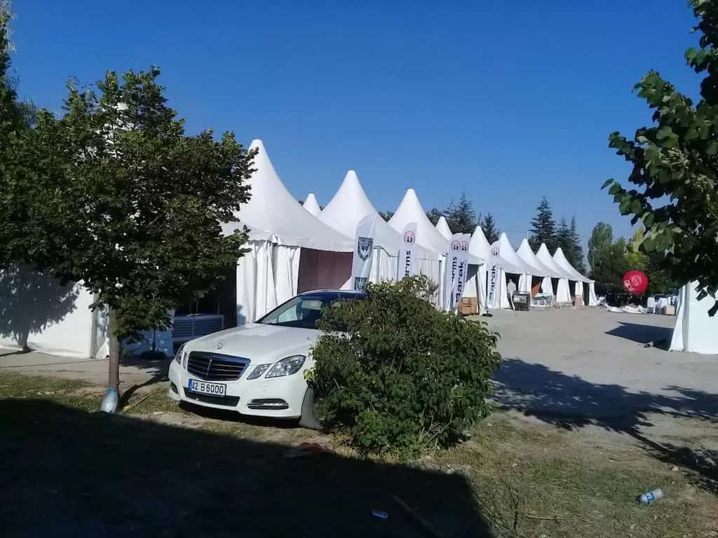 Eskişehir GAM Fuarı girişinde tek başına kullanılan Pagoda üniteleri