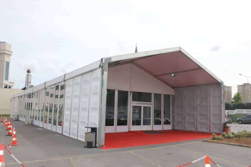 EMSEY Hospital personel yemekhanesi olarak kurulan kapalı cepheli modüler yapı