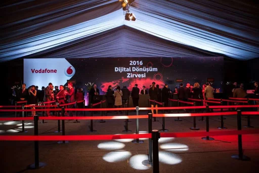 Vodafone Dijital Dönüşüm Zirvesi etkinlik çadırı