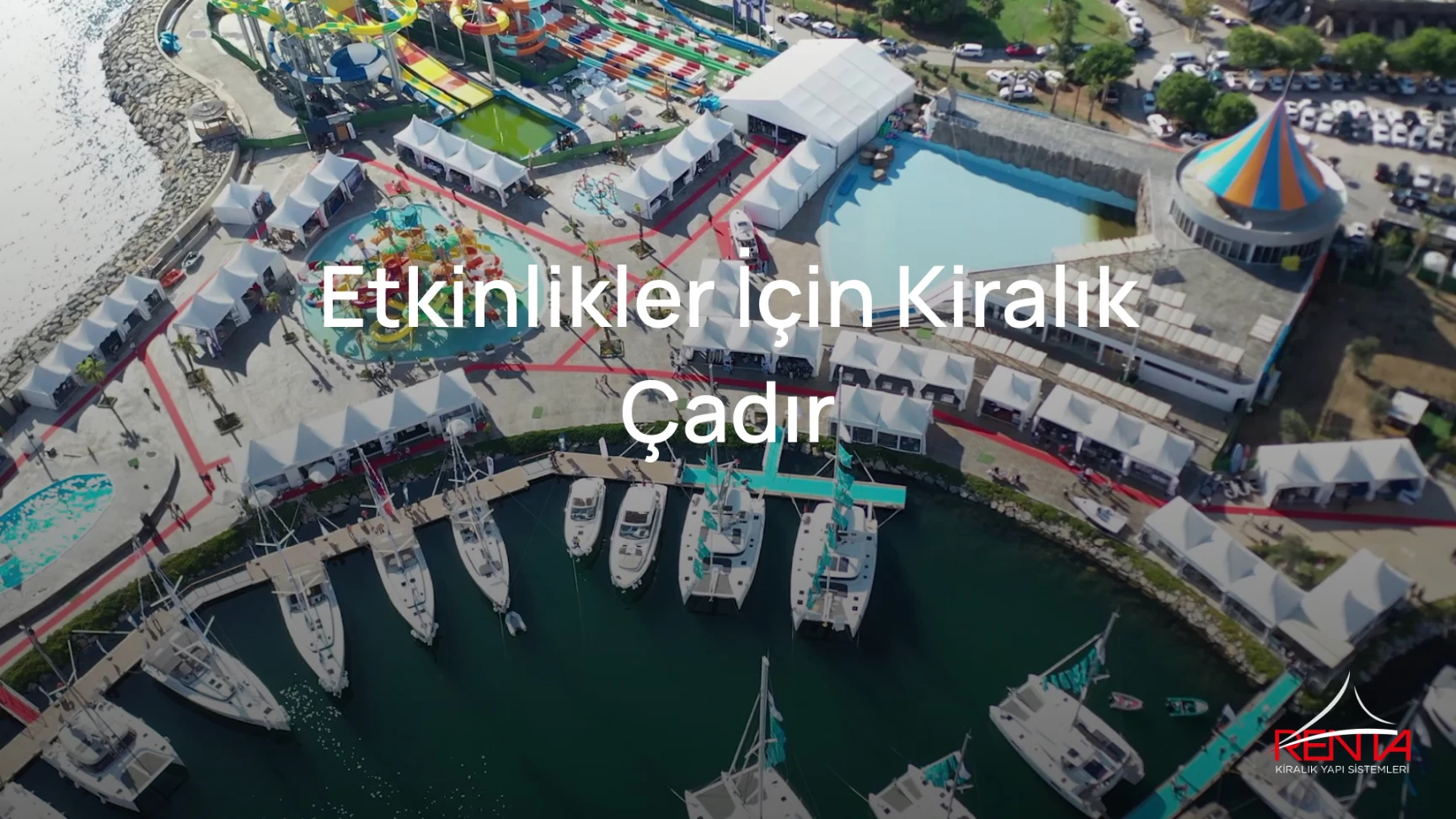 Marina ve havuz kompleksi çevresinde sıralanmış çok sayıda beyaz pagoda ve etkinlik çadırı