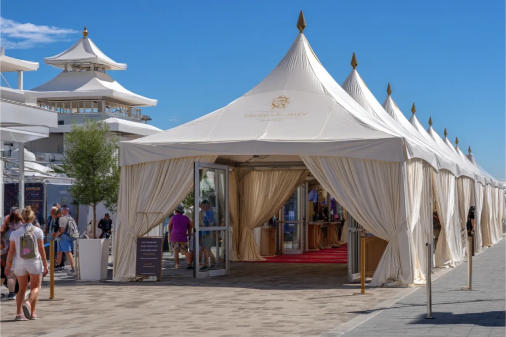 Koridor & Yürüyüş Yolu Pagoda Çadır